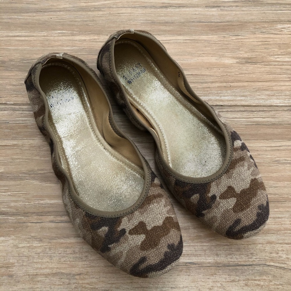 Stuart Weitzman Frisky Ballet Flats